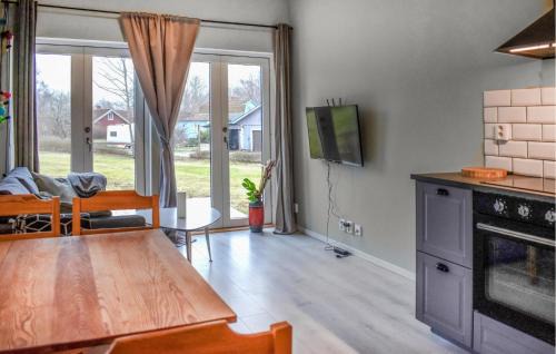 Bredavik Casa | Gorgeous Home In Sturkö With Kitchen