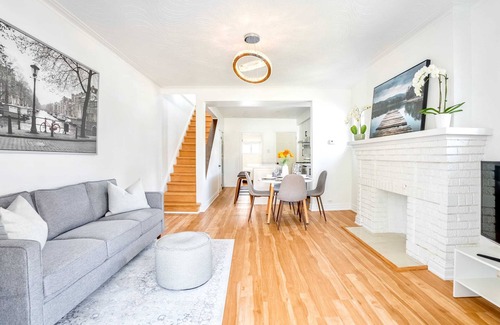 Oakwood Village Casa | Gorgeous Home in the Heart of St. Clair West!