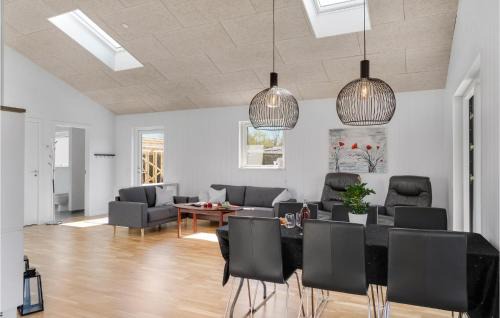 Hoensinge Casa | Gorgeous Home In Vig With Kitchen
