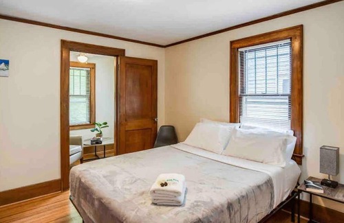 Rochester Apartamento | ~Gorgeous Home~ Mins to Strong/UofR/Airport/Dwnt/RIT w/new AC
