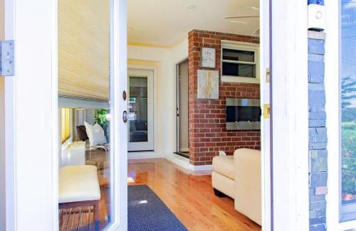 Northeast Casa | Gorgeous Home Tucked Away in Greener Part of Town Transit-Friendly