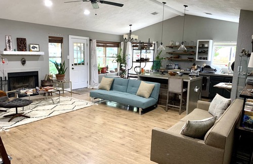 Austin Casa | Gorgeous Home - Wellness Retreat Short Term
