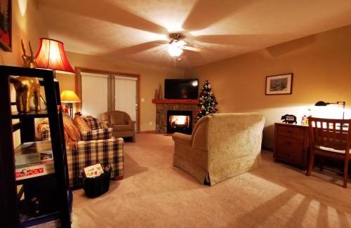 Snowshoe Casa | Gorgeous House for Ski Retreat or Mountain Vacations