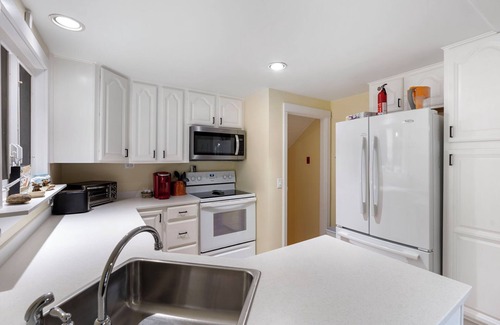 Bridgton Casa | Gorgeous house on Highland Lake next to Pleasant Mountain!