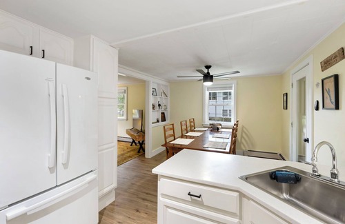 Bridgton Casa | Gorgeous house on Highland Lake next to Pleasant Mountain!