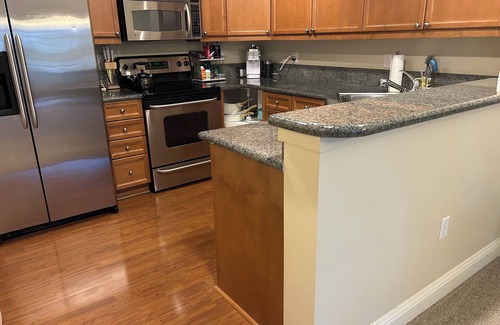 Kirkland Apartamento | Gorgeous HUGE Lakefront 2 bedroom Apartment!!!!