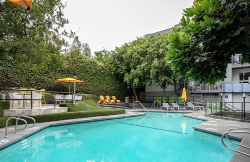 Rampart Village Apartamento | Gorgeous Koreatown 1BR w/ Gym, Pool, nr. Wiltern Theatre by Blueground