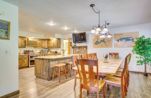 Neillsville Casa | Gorgeous Lake Arbutus Getaway w/ Dock & Boat House
