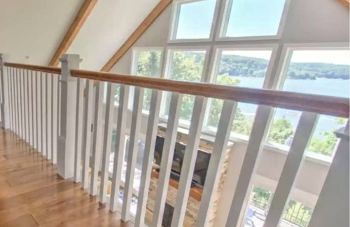 Greentown Chalet De Esquí | Gorgeous, Lake-Front Retreat at Lake Wallenpaupack! Perfect year-round!
