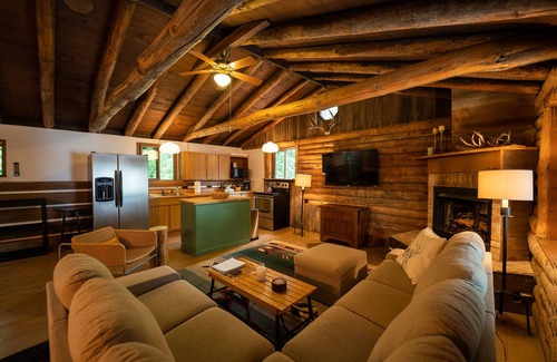 Markesan Cabina | Gorgeous Lake House on Little Green Lake