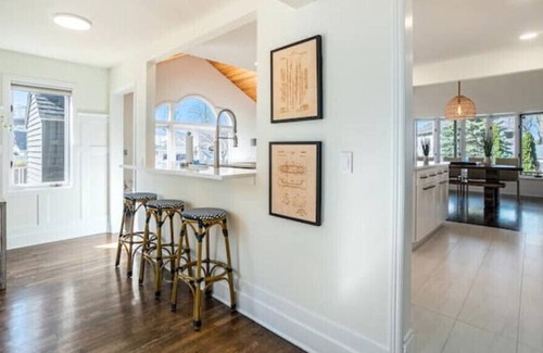 Waukazoo Woods Cabaña | Gorgeous Lake Mansion w/ Lake Views