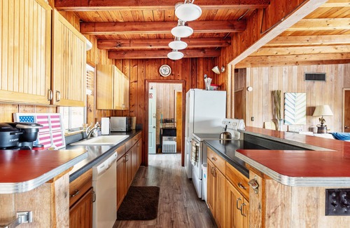 Mount Juliet Casa | Gorgeous Lakefront! · 3BR/2BA · Gameroom