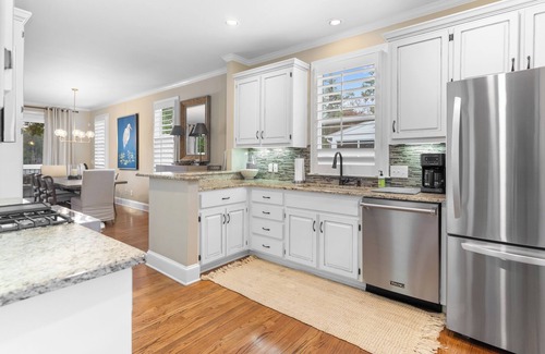 Lake Oconee Cabaña | Gorgeous Lakefront Cottage at Reynolds Lake Oconee in highly desired Marina Cove