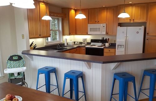 Arcadia Cabaña | Gorgeous Lakefront House, AC, Private Dock, Kayaks, Canoe, Paddleboards