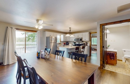 Deerwood Cabina | Gorgeous lakefront home w bunkhouse, private yard and large deck