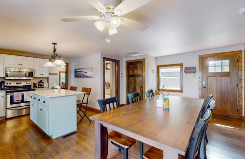 Deerwood Cabina | Gorgeous lakefront home w bunkhouse, private yard and large deck