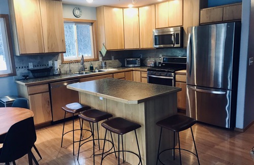 Kalifornsky Casa | Gorgeous Lakefront on Kenai Peninsula