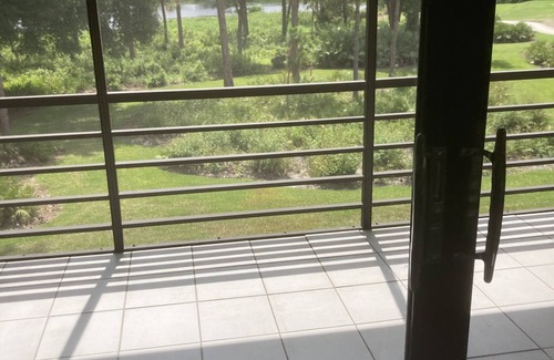 Palm City Condominio | Gorgeous lakefront property in Palm City