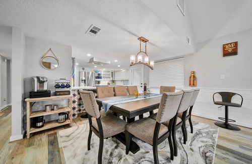 Montgomery Casa | Gorgeous Lakefront Retreat House w/Heated Pool, Spa & More Fun Relaxing Getaway!