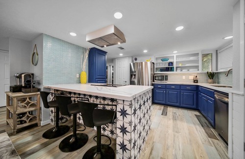 Montgomery Casa | Gorgeous Lakefront Retreat House w/Heated Pool, Spa & More Fun Relaxing Getaway!
