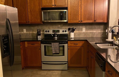 Talladega Condominio | Gorgeous lakefront with 3 bedrooms
