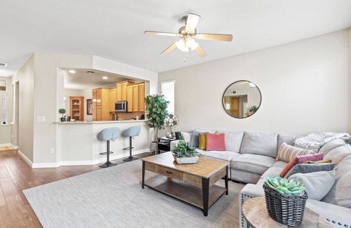 Greater Sacramento Casa | Gorgeous Light and Bright Updated Folsom Home