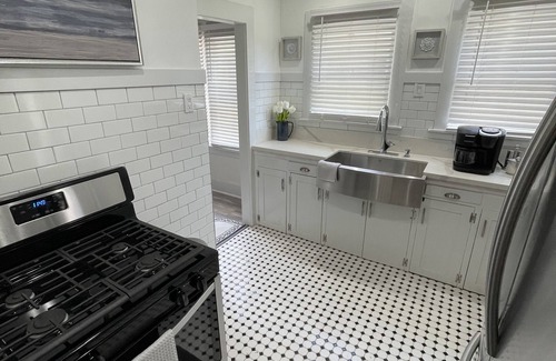 Alamitos Beach Apartamento | Gorgeous Long Beach Apartment Walking Distance to Beach & Downtown