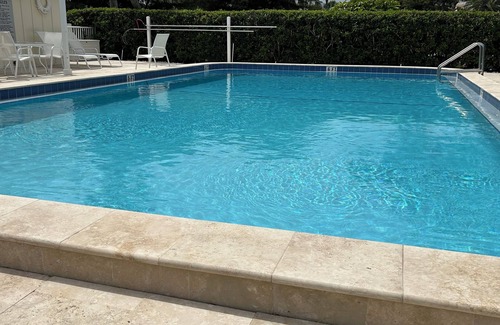 South Beach Condominio | Gorgeous luxury cottage/condo with cozy vibes close to beach