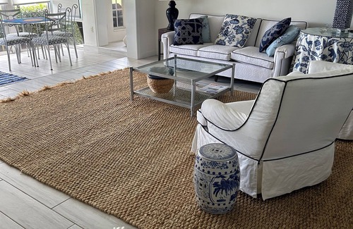 South Beach Condominio | Gorgeous luxury cottage/condo with cozy vibes close to beach