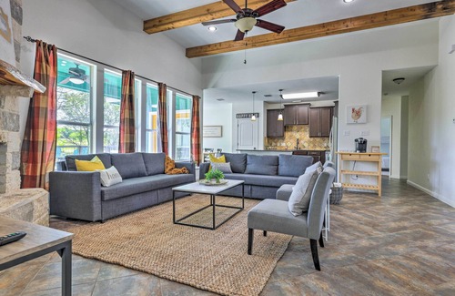 San Marcos Casa | Gorgeous Luxury Home With Hot Tub Just 3 Miles to Dtwn!