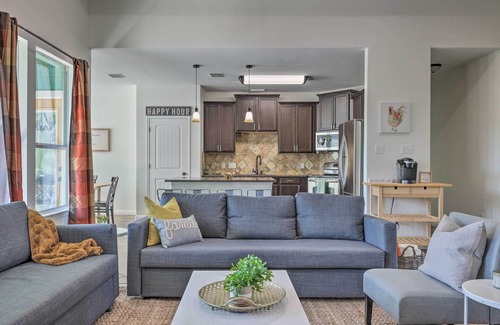 San Marcos Casa | Gorgeous Luxury Home With Hot Tub Just 3 Miles to Dtwn!