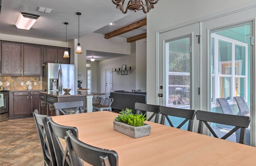 San Marcos Casa | Gorgeous Luxury Home With Hot Tub Just 3 Miles to Dtwn!