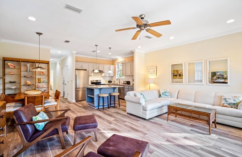 Dauphin Island Casa | Gorgeous Magnolia Cottage: With Bicycles/Beach Equipment- Pet Friendly! Private!
