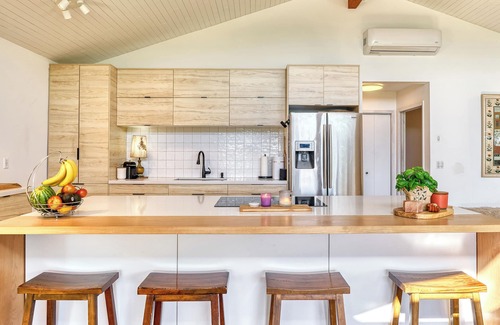 Point Roberts Otro | Gorgeous modern 4 BDR 5 acre family farmhouse in Point Roberts Washington