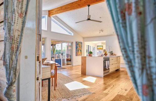 Point Roberts Otro | Gorgeous modern 4 BDR 5 acre family farmhouse in Point Roberts Washington