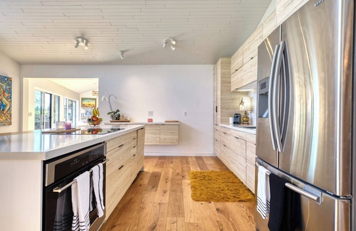Point Roberts Otro | Gorgeous modern 4 BDR 5 acre family farmhouse in Point Roberts Washington