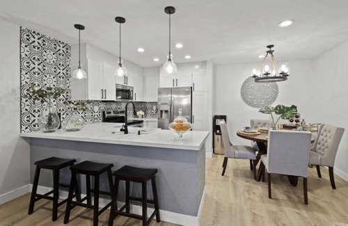 Fullerton Condominio | Gorgeous Modern Spanish Condo In Amazing Location Near Disney and La