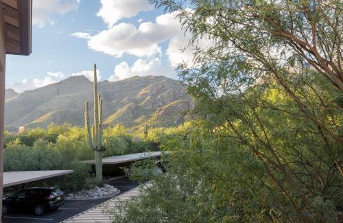 Tucson Casa | Gorgeous Mountain and City Views, Pools, and Hot Tubs