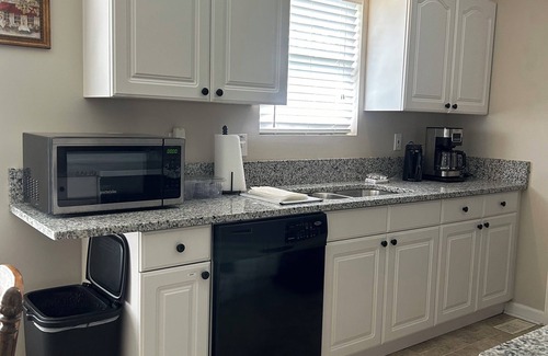 Maryville Casa | Gorgeous Mountain Views. Just bring your toothbrush and a few clothes!