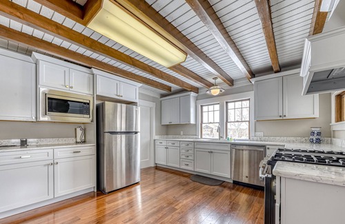 Parowan Casa | Gorgeous mountain view home with game room - new bathrooms, kitchen, & floors