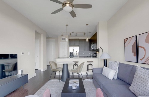 Mueller Apartamento | Gorgeous Mueller 1BR w/ Pool, W/D & Gym, nr park, by Blueground