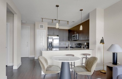 Mueller Apartamento | Gorgeous Mueller 1BR w/ Pool, W/D & Gym, nr park, by Blueground