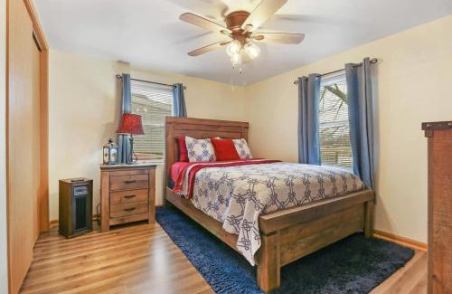 Ingleside Casa | Gorgeous Nautical Lake House Chain O' Lakes with Hot Tub Option