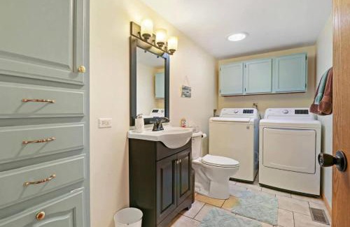 Ingleside Casa | Gorgeous Nautical Lake House Chain O' Lakes with Hot Tub Option