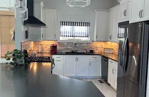 Winchester Casa | Gorgeous new 4bdrm Home on Tim's Ford Lake with screened in porches