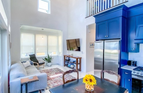 Crystal Beach Cabaña | Gorgeous new beach cottage in fantastic location!