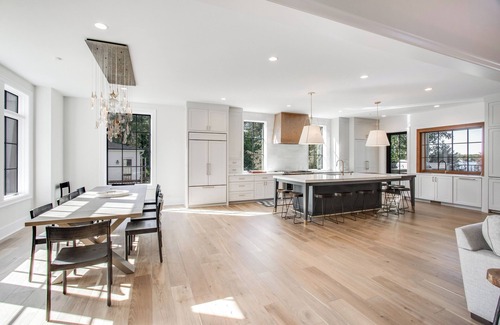 Twin Lakes Casa | Gorgeous, new construction, 7 bedroom house on Lake Elizabeth!