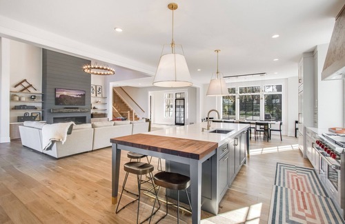 Twin Lakes Casa | Gorgeous, new construction, 7 bedroom house on Lake Elizabeth!