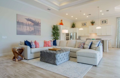 East Naples Casa | Preciosa nueva piscina Home-Isles of Collier Preserve-Minutes to Downtown & Beach-2 Master Suites