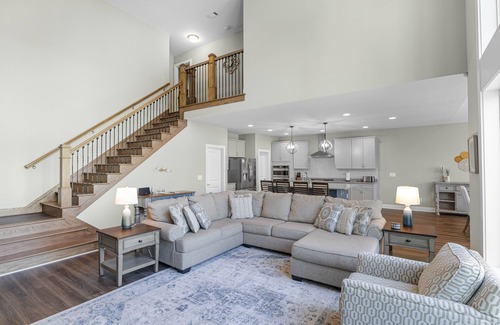 Seneca Casa | Gorgeous, newly built home with plenty of indoor and outdoor space!
